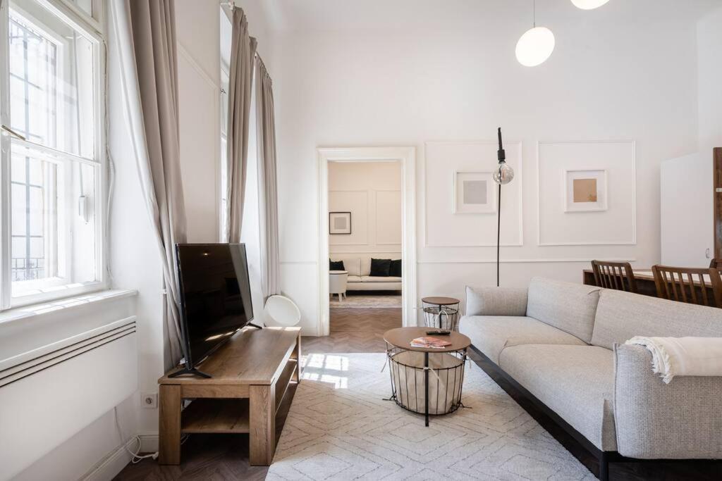Stylish Apartment In The City Center Budapest Exterior foto